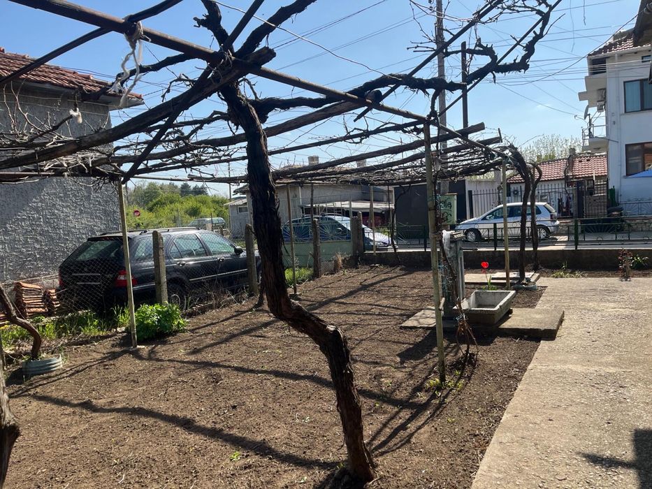 Продавам къща във град Тервел