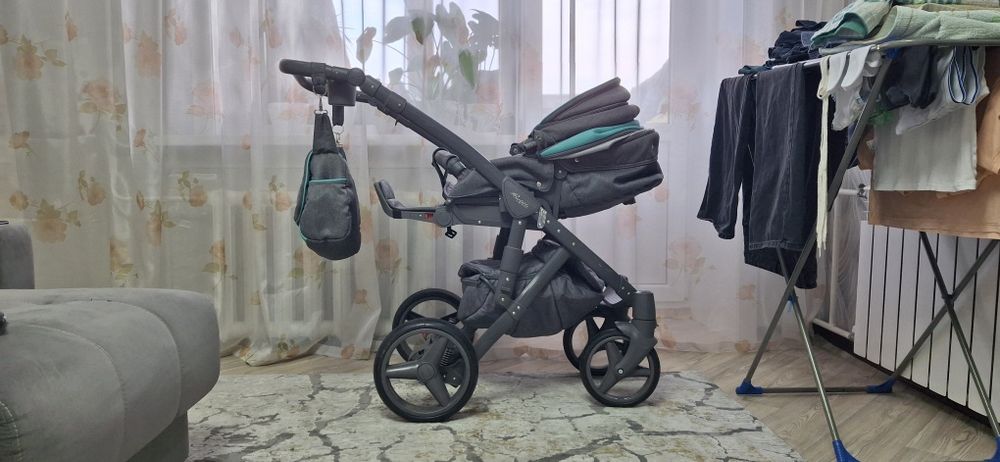 Продам коляску. ADAMEX