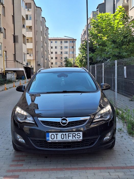 Opel Astra sport tourer 2.0 165cp