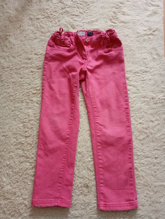 Vând adidași,ofer gratis gecuta și pantalonii