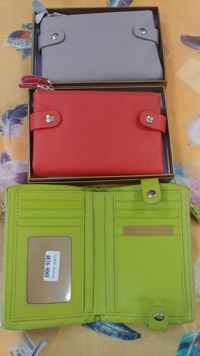 Дамски портпмгонета от естествена мека кожа.Различни цветове.