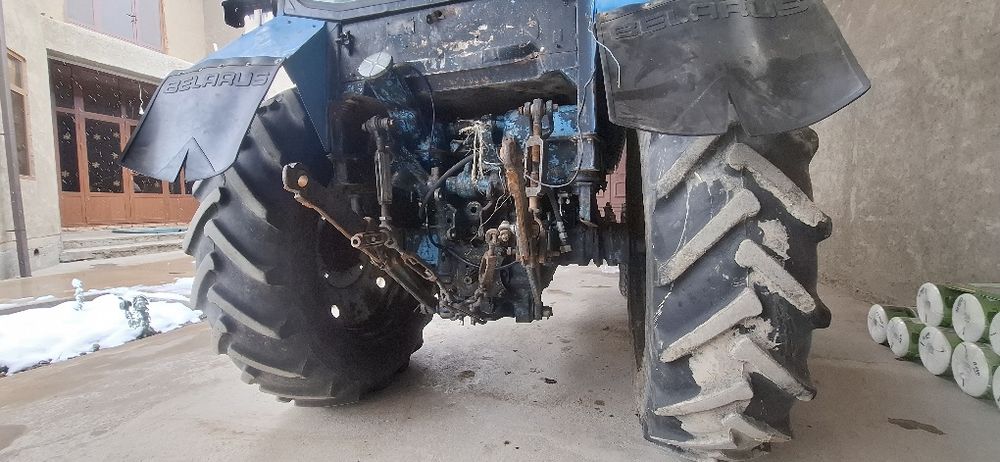 Мтз80 трактор арзонга берворамиз.хамма жойи ишлайди. Рули гедролика.