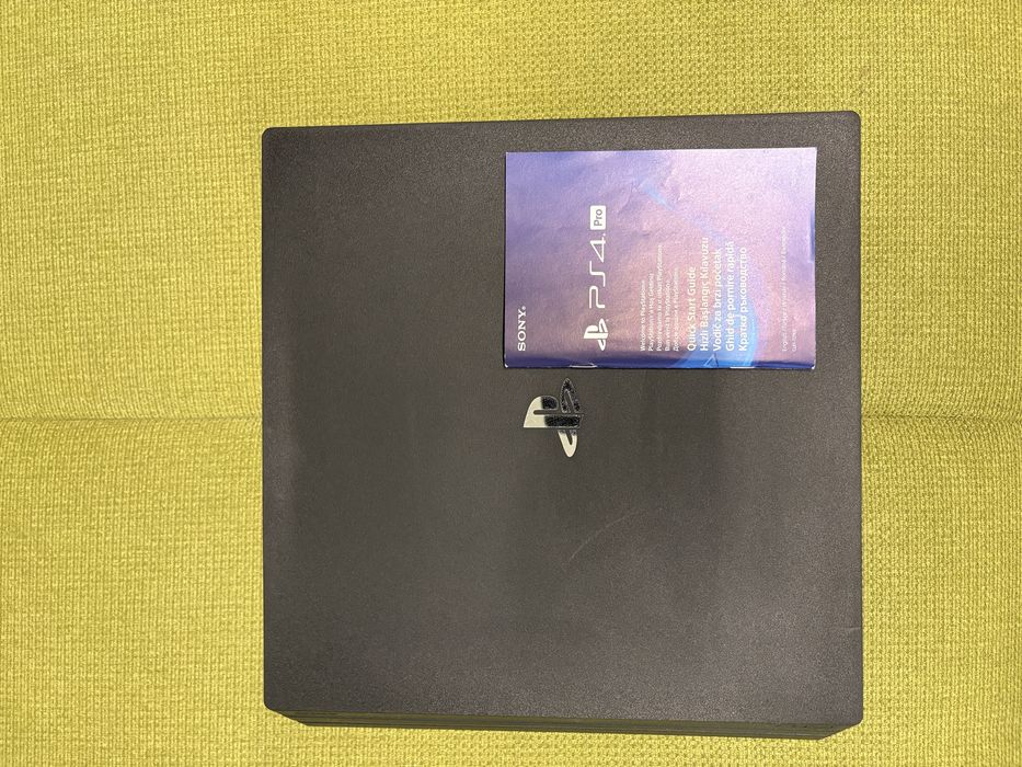 Playstation 4 Pro + джойстик