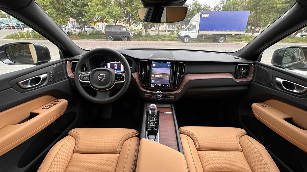 Продается новый Volvo XC60 гибрид фул с официальной гарантией
