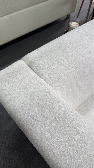 Продам 2х местный диван букле