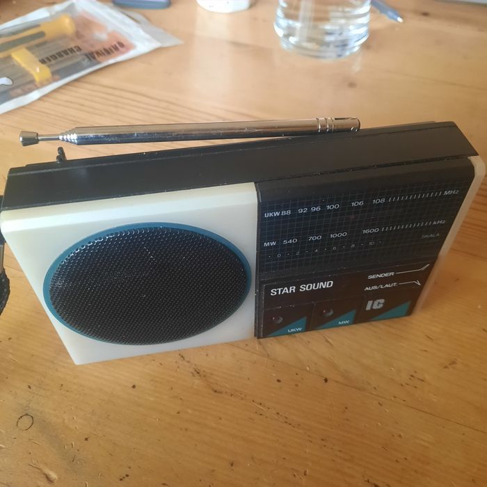 Продавам радио  туристическо