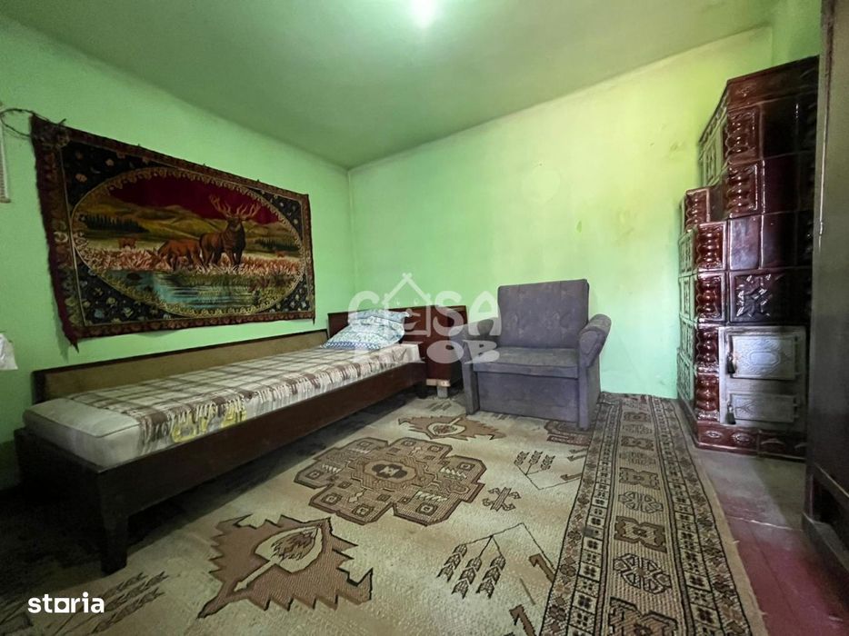 Casa la Doicesti cu teren de 1300 mp, livada si acces rapid catre Targ