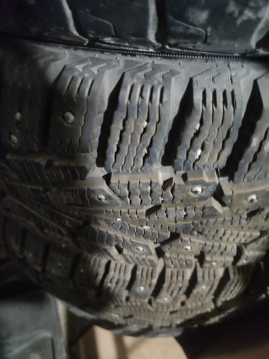 Шины зимний с шипамы
