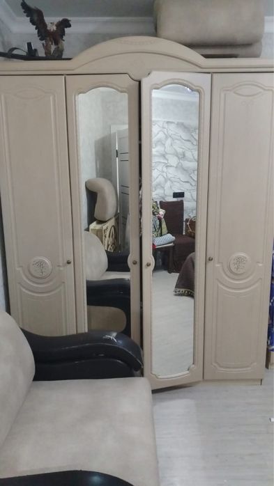 Спальный гарнитур