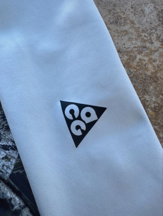 Nike acg neckwrap cu 2 fete camo & white