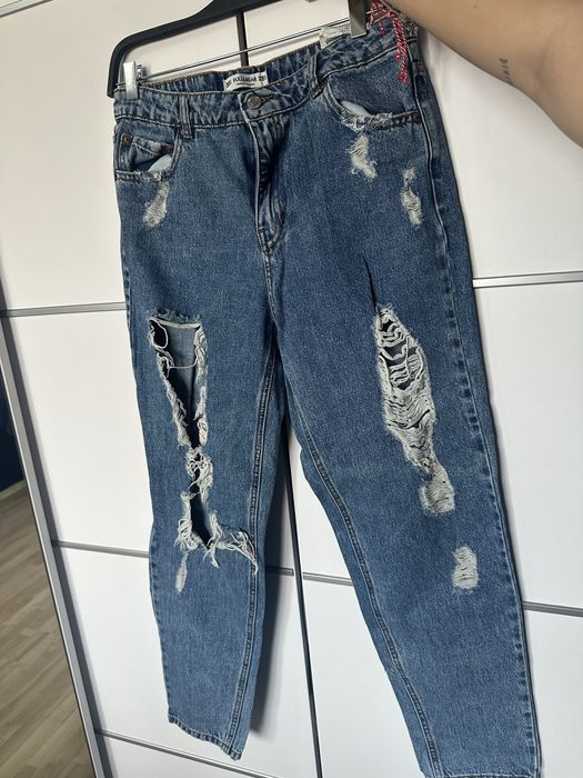 Модерни дънки Stradivarius