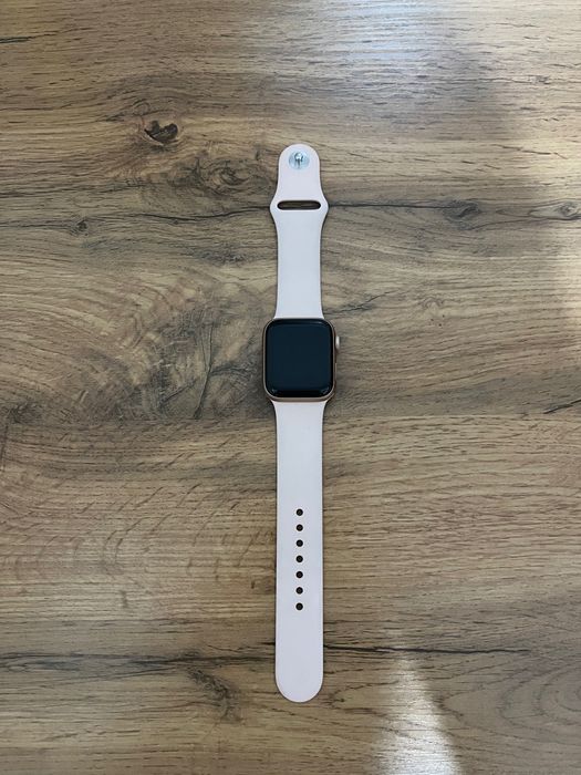 Apple Watch Series 6 Gold / 40mm USA