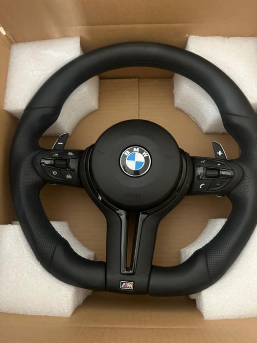 Volan M Pachet Piele Perforata // Airbag Inclus // Padele Incluse // Nu necesita Codare // Calitate Premium //