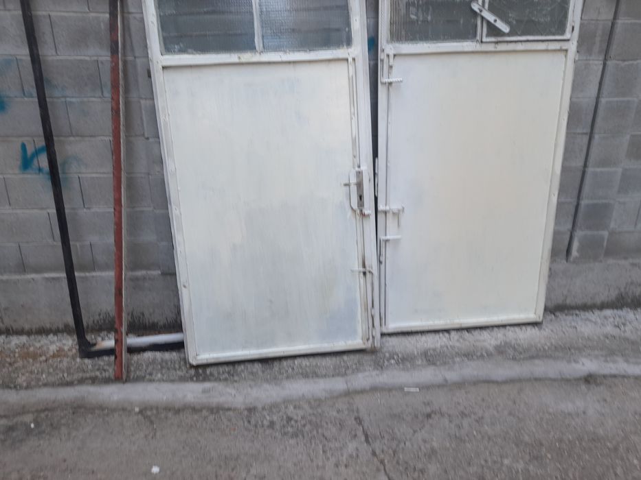 Врата-гаражна, стандартен размер.