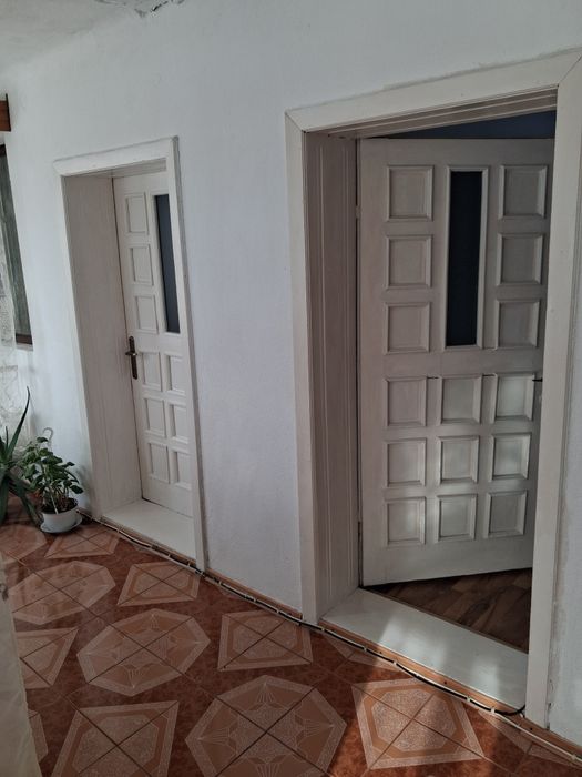 De vânzare uși din lemn masiv