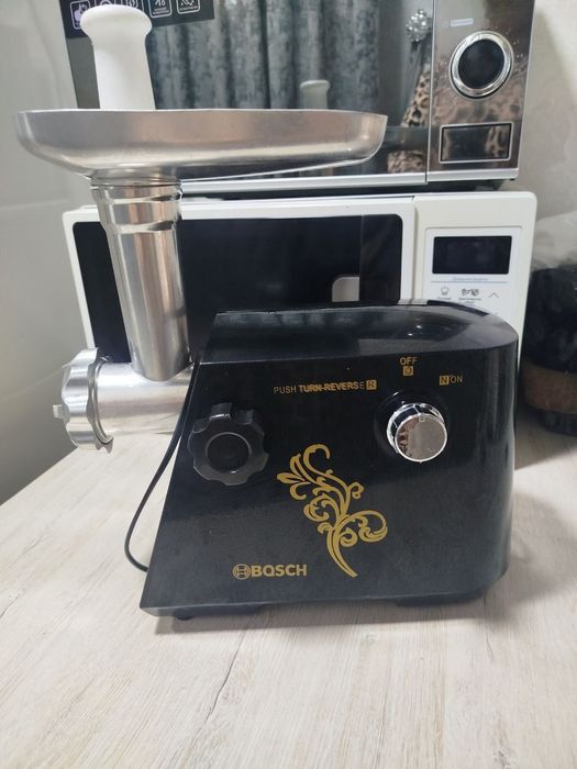 Продается своя электро мясорубка Бош