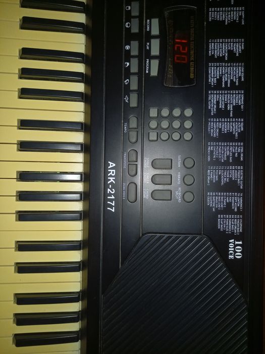 Синтезатор / Електронен орган