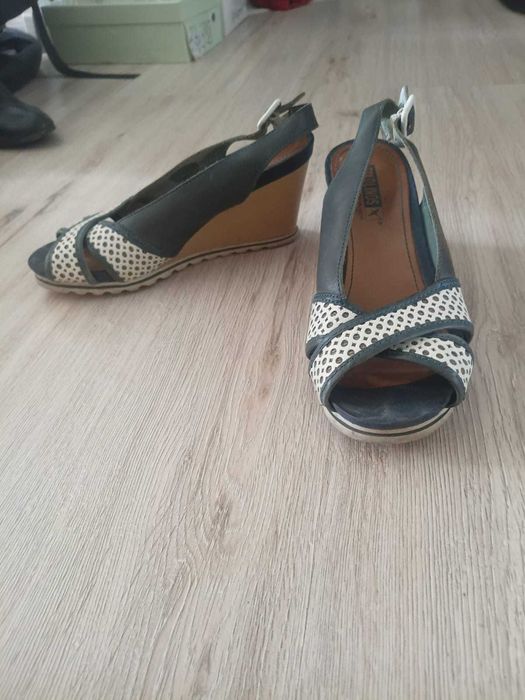 Продам женскую обувь