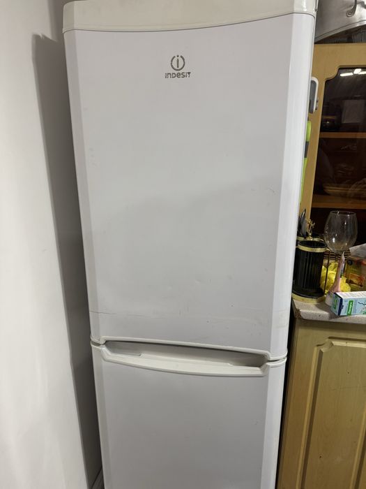 Продам холодильник