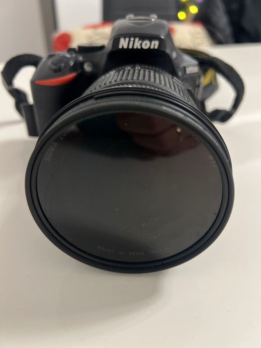 Nikon DSRL touchscreen D5500, linie continuata cu D5600