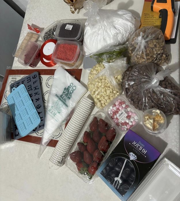 Продам начинающий набор для клубники в шоколаде;дубайского шоколада