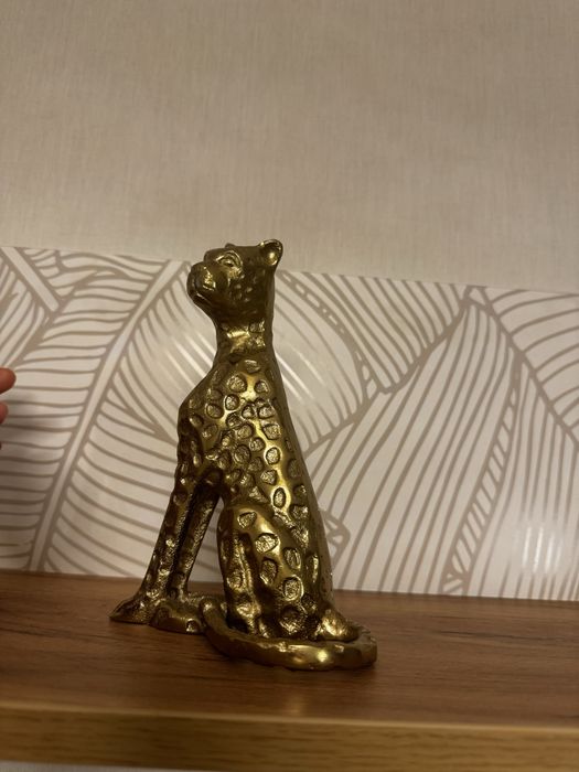 Леопард золотой статуэтка