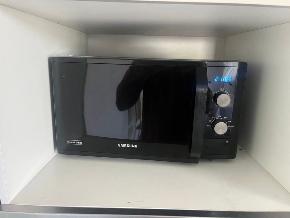 Микроволновая печь Samsung Ceramic Inside