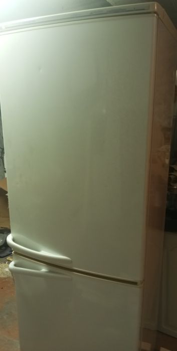 Продам холодильник Атлант