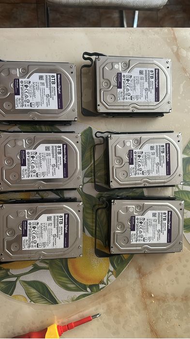 Продам жесткие диски WD 8tb