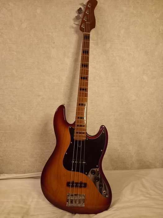 Бас гитара Marcus Miller V5 Alder-4