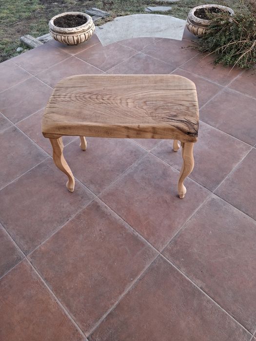 Măsuță din lemn masiv de stejar