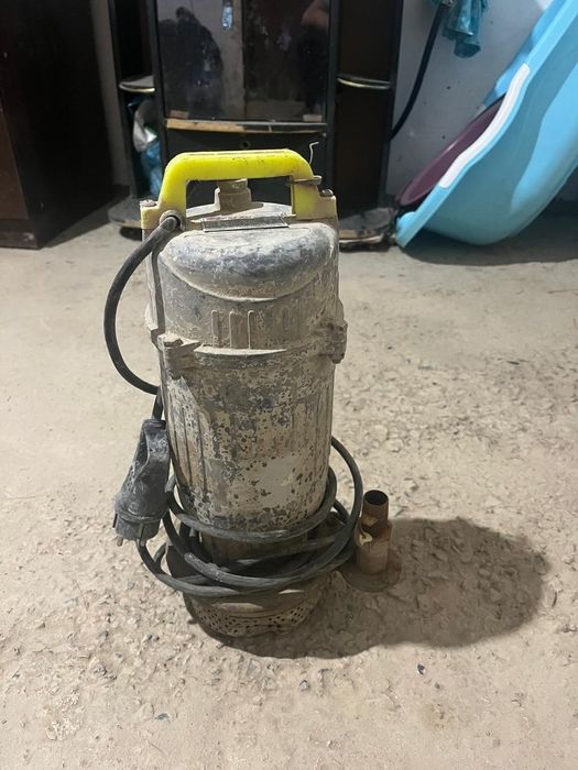 Погружной насос.