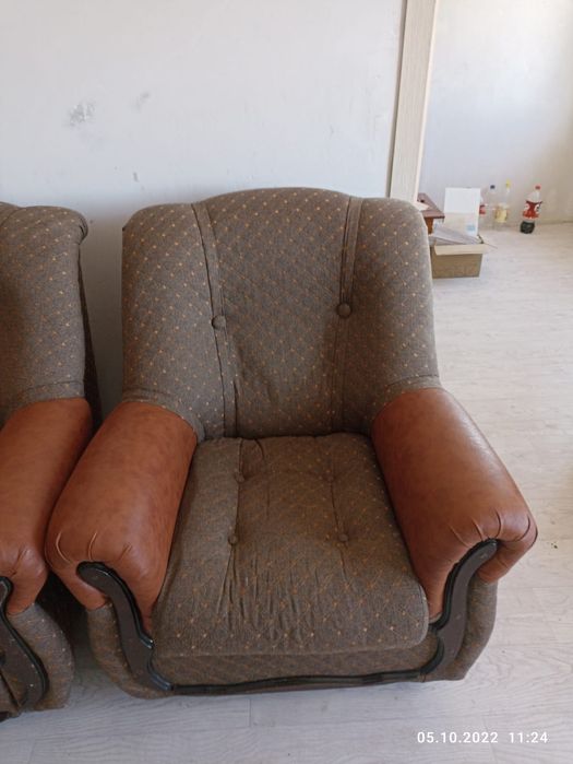 Мягкий уголок(диван и 2 кресла)