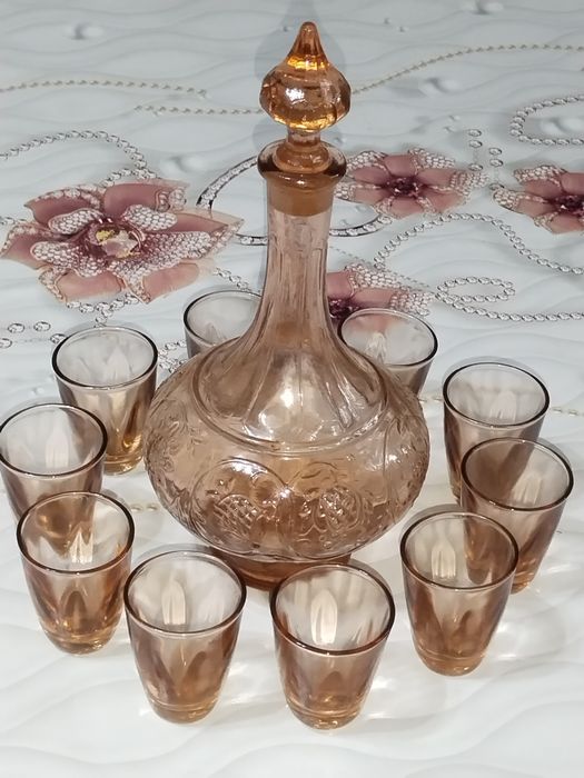 Графины с рюмками