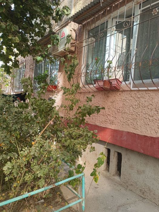 Срочно прадаётся 3-ком.квартира на 1-этаже в 5-этажном доме