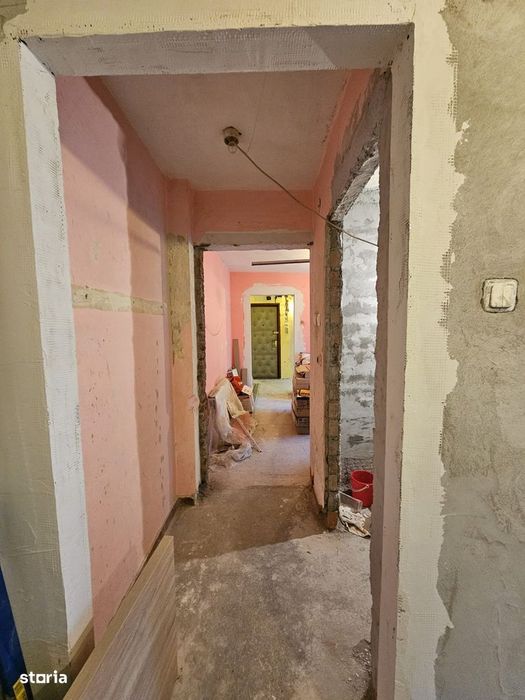 Apartament 2 camere , zona Gojdu , parter