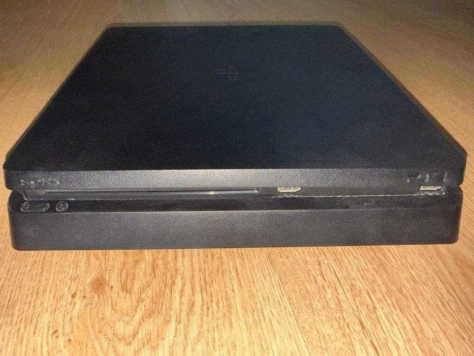 Продам Sony PlayStation 4 slim