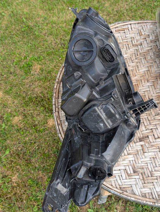 Комплект фарове за Ford C Max 2012/2013в комплекта270лв.за бройка150лв