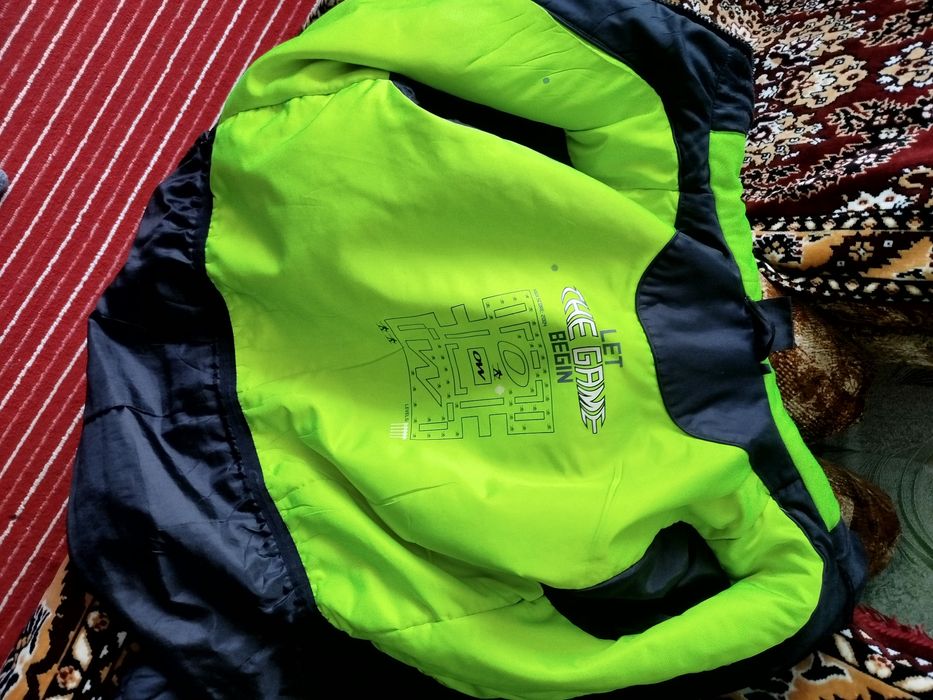 Куртка спортивная