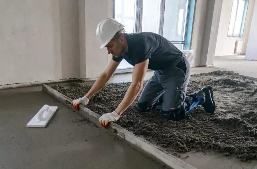Стяжка на полу .