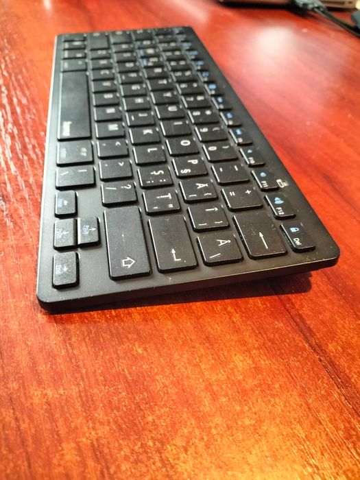 Tastatura bluetooth Hama KEY4ALL X300, Negru, noua, jumatate de pret