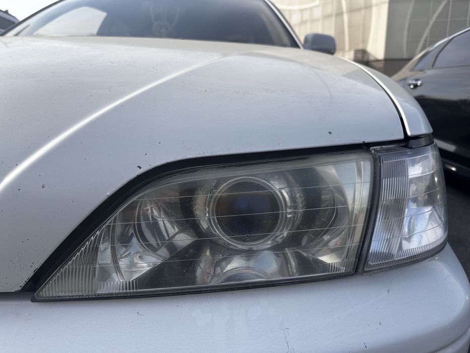 Фары Toyota vista