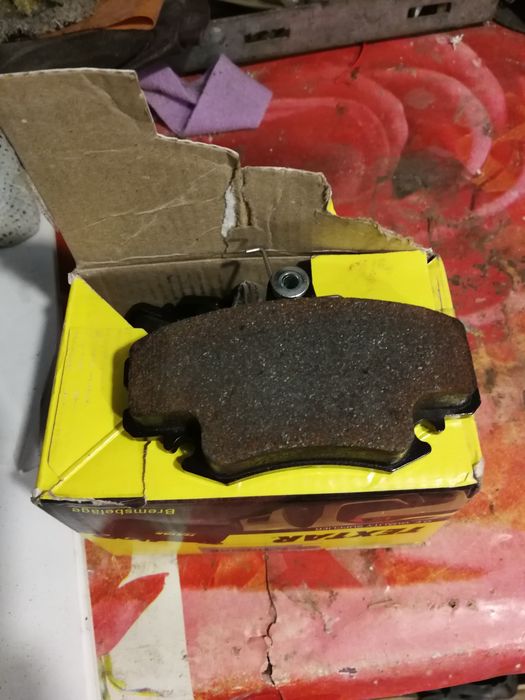 Plăcuțe saboti și tobe