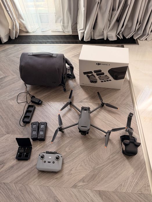 DJI Mavic 3 FlyMore Combo