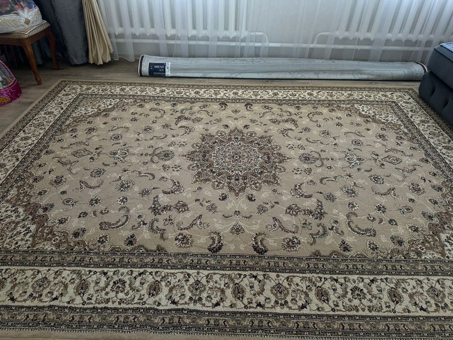 Ковер в отличном состоянии 2,5*3,5 м