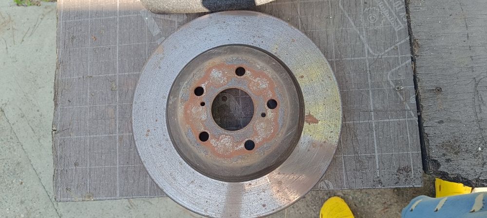 Диск тормозной передний на Лексус rx330