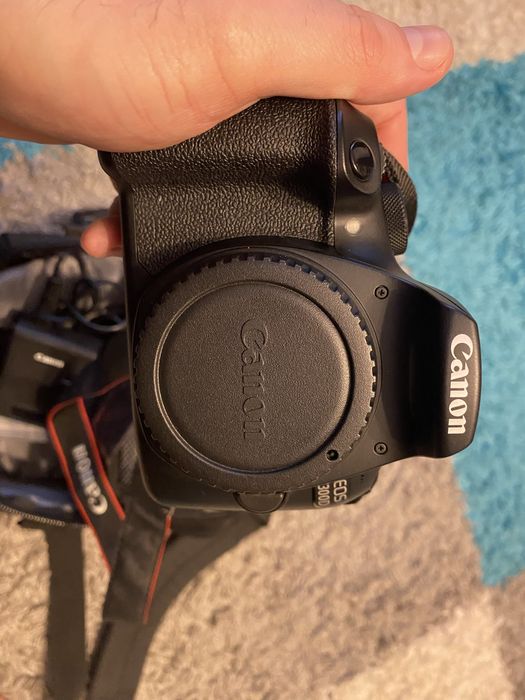 Canon EOS 1300D + obiectiv EF-S 18–55mm IS