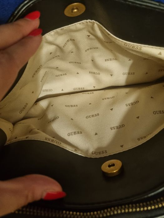 Оригинални чанти на Guess, Steve Madden, сникърси Pepe Jeans и Lasocki