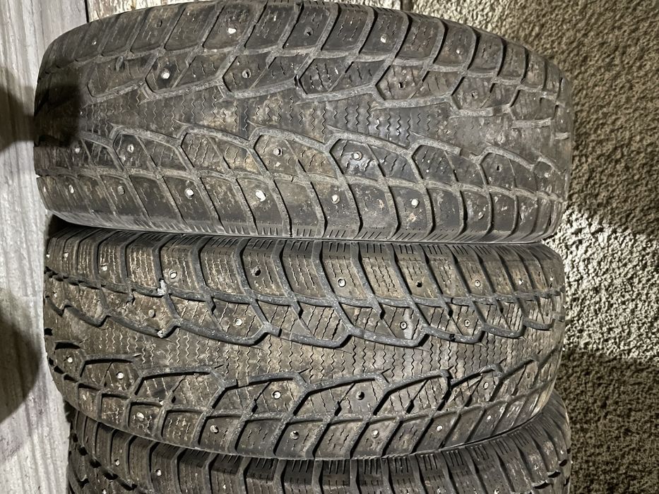 Продам шины 205,65 р16 шипы