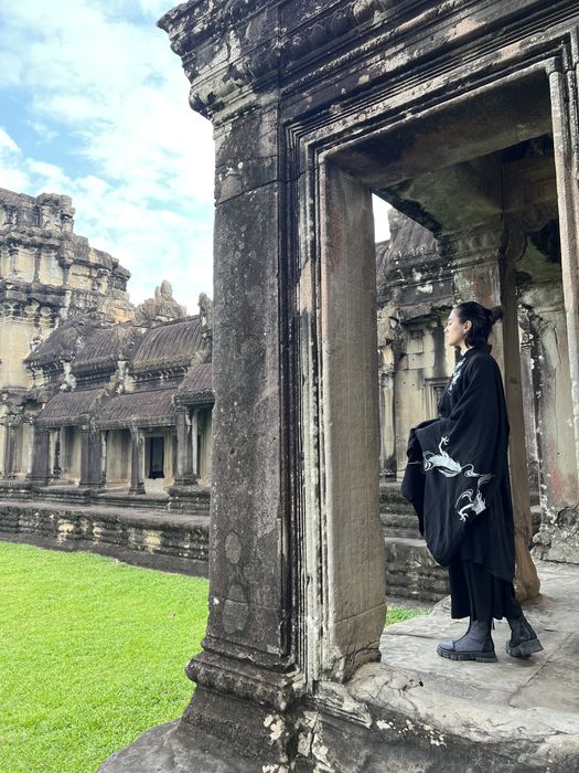 Продается кимоно, тройка, в черном цвете